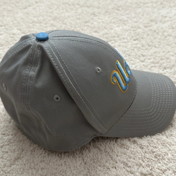 UCLA HAT 🧢 - Picture 4 of 6